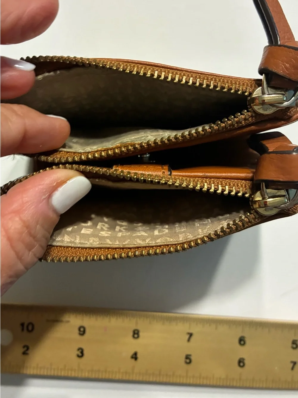 Kate Spade New York EUC Leila Slim Bifold Tan Leather Wallet